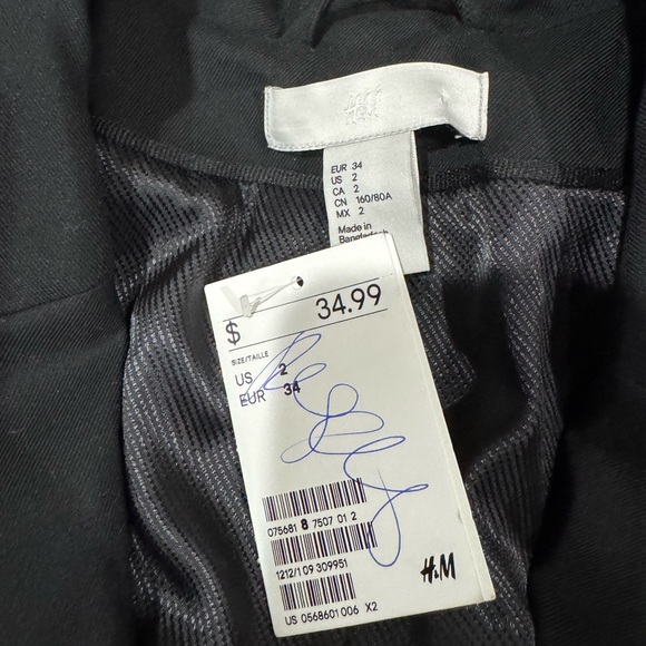 *SOLD* NEW H&M Women’s Black Long Sleeve Button Up Blazer Tailored Size 2 - Picture 5 of 5